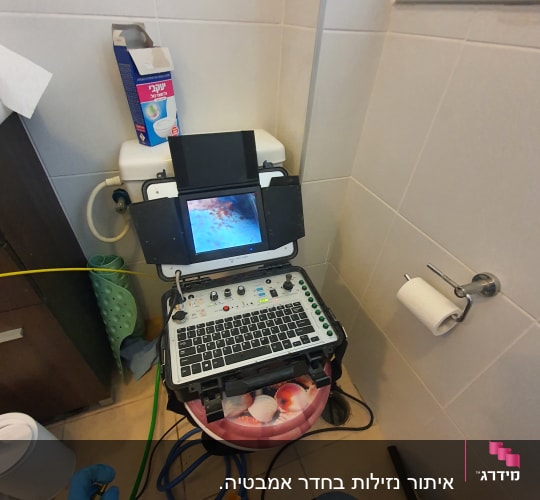 מכשיר איתור נזילות עם מסך ותצוגה